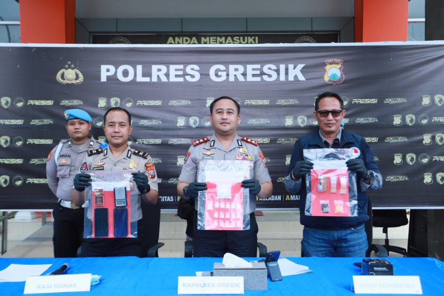 Polres Gresik Ungkap Peredaran Narkoba Sistem Ranjau, Dua Kurir Sabu Diamankan